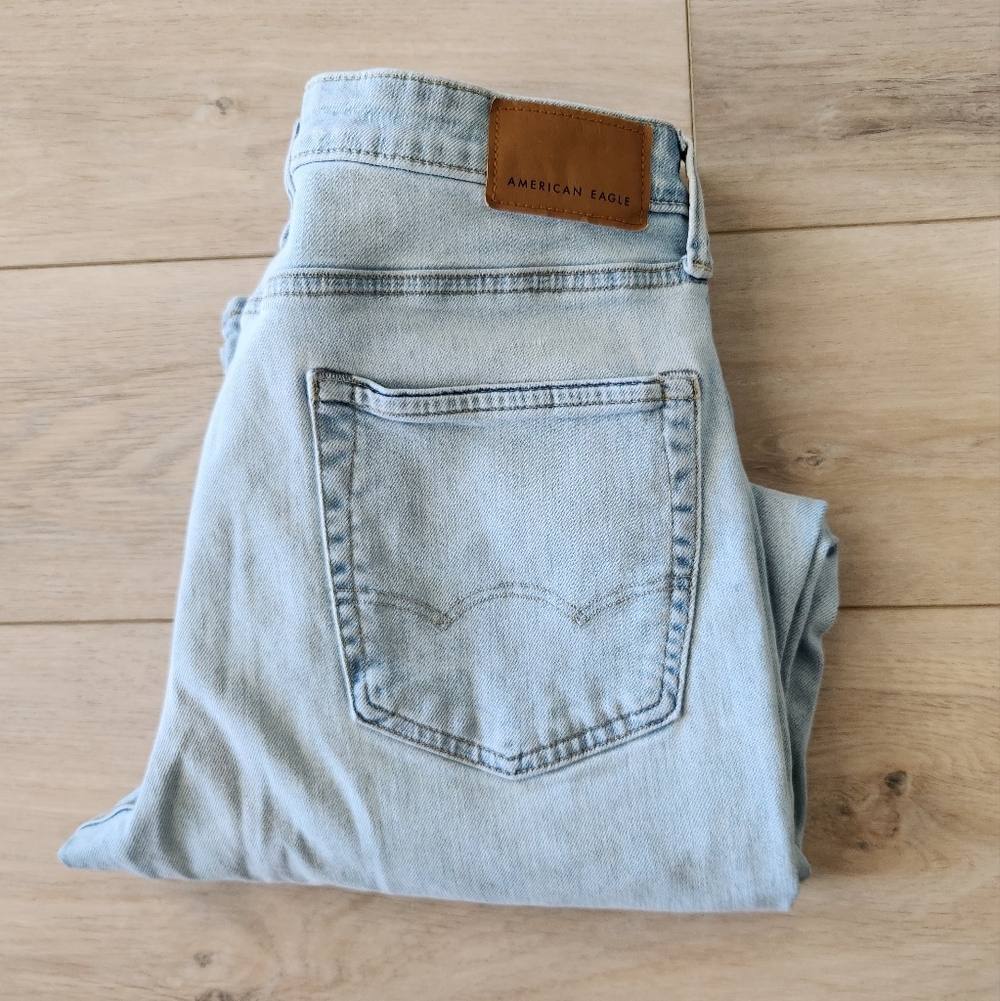 American Eagle AirFlex+ Athletic Straight Jean Mens Size 33x32 Light Wash Denim - Picture 8 of 8
